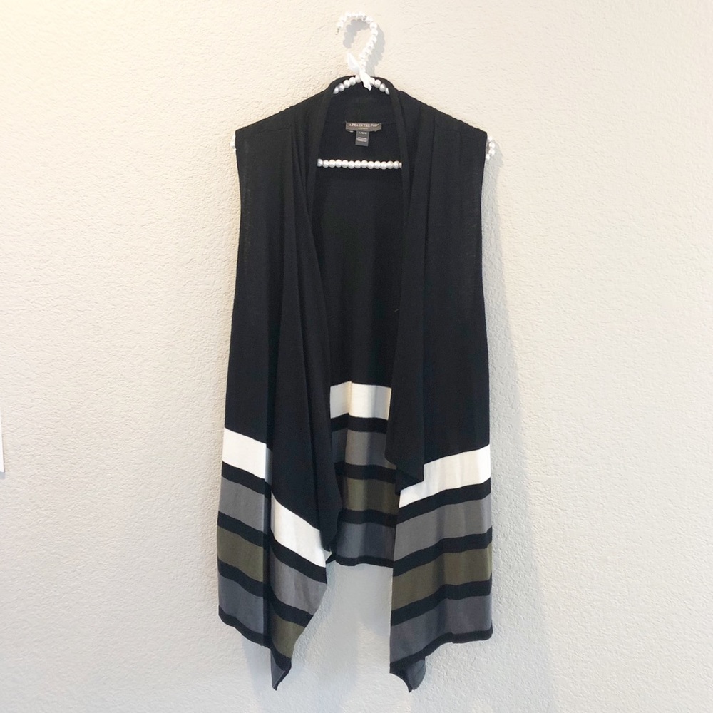 A Pea in the Pod sweater vest poncho maternity L